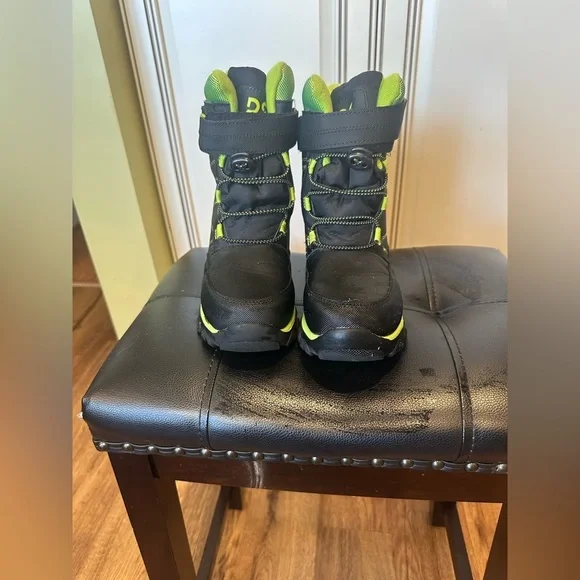 Kids Black and Green Shoes - Picture 1 of 4